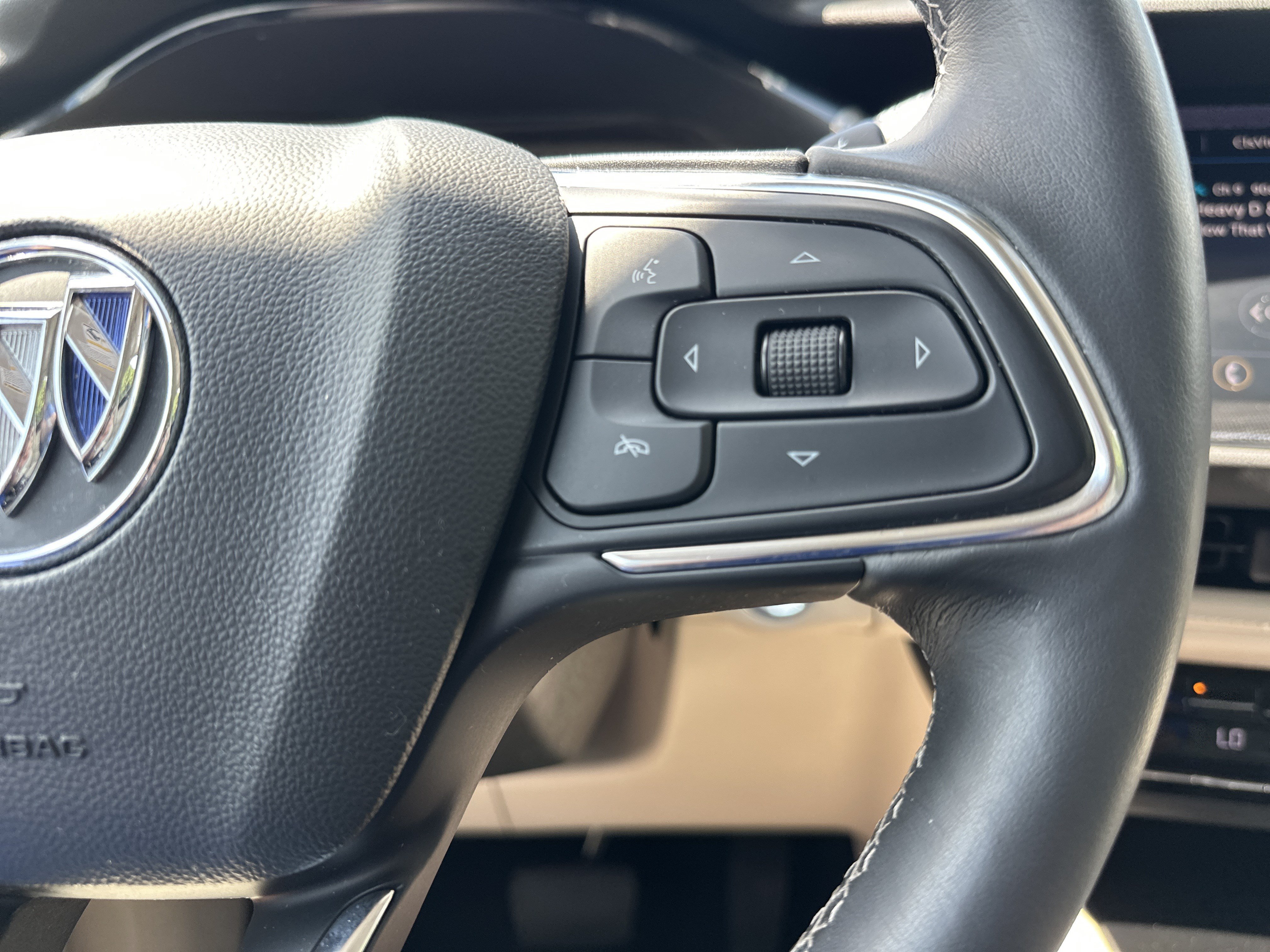 Used 2021 Buick Envision Essence w/ Technology Package I FWD image 20
