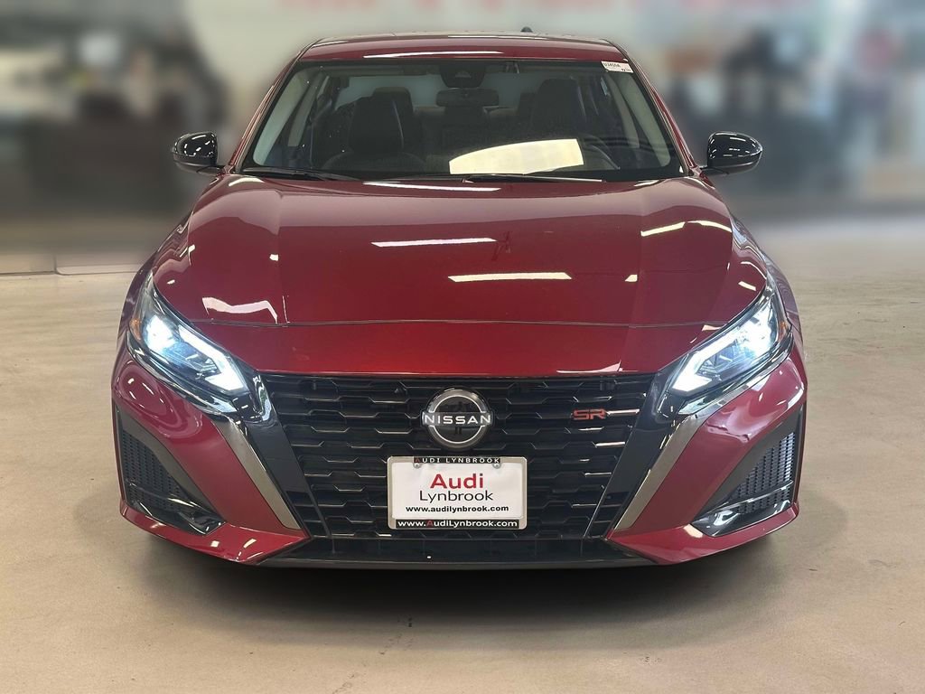 Used 2024 Nissan Altima 2.5 SR FWD image 3