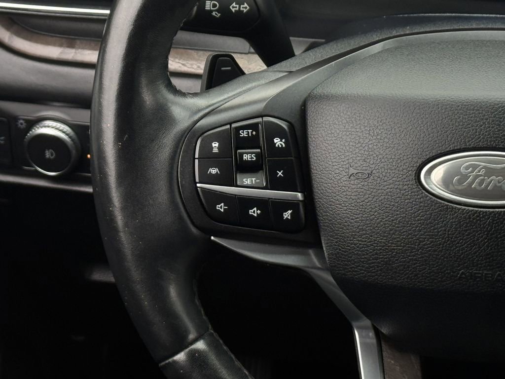 Used 2020 Ford Explorer Platinum w/ Premium Technology Package AWD/4WD image 15