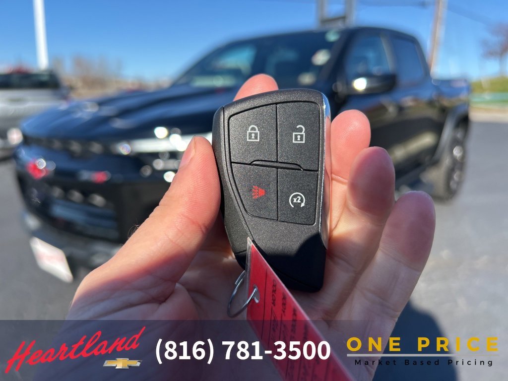 Used 2024 Chevrolet Colorado ZR2 w/ ZR2 Convenience Package III image 61