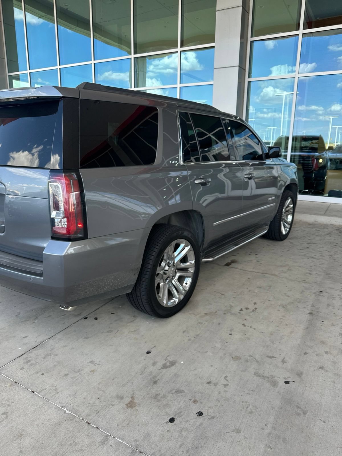 Used 2018 GMC Yukon SLT w/ Premium Edition RWD image 15