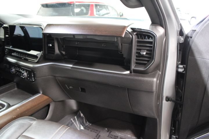 Used 2024 Chevrolet Silverado 2500 High Country w/ High Country Premium Package AWD/4WD image 29