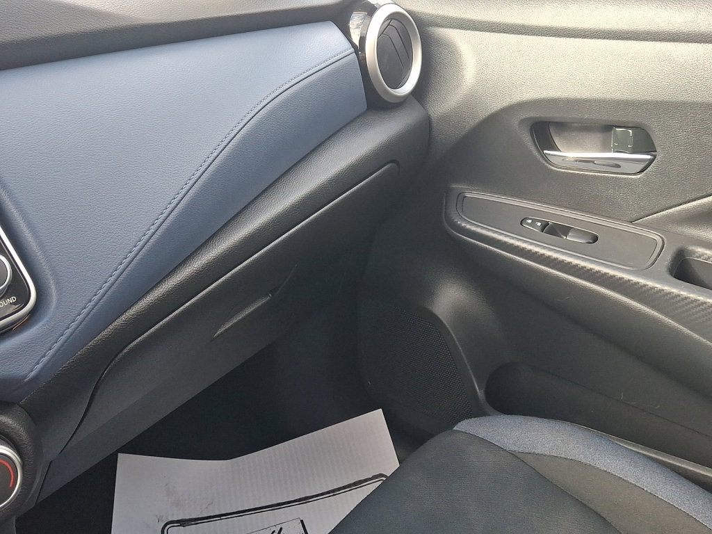 Used 2024 Nissan Versa SV FWD image 30