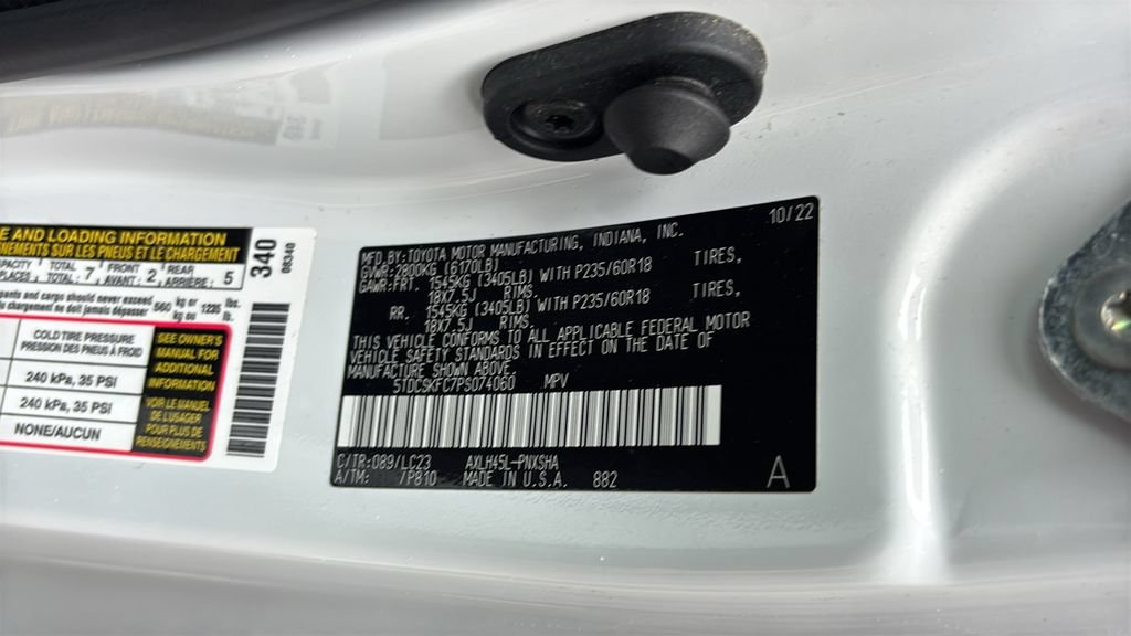 Used 2023 Toyota Sienna XSE AWD/4WD image 38