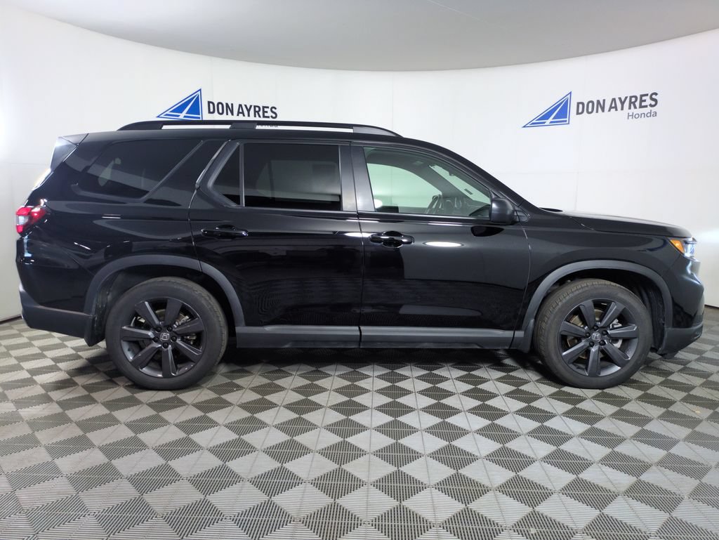 Certified 2025 Honda Pilot Sport image 10