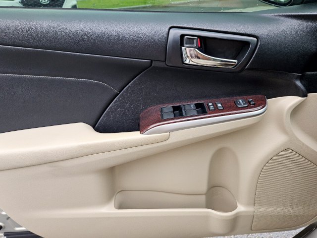Used 2014 Toyota Camry XLE w/ Leather Package FWD image 28