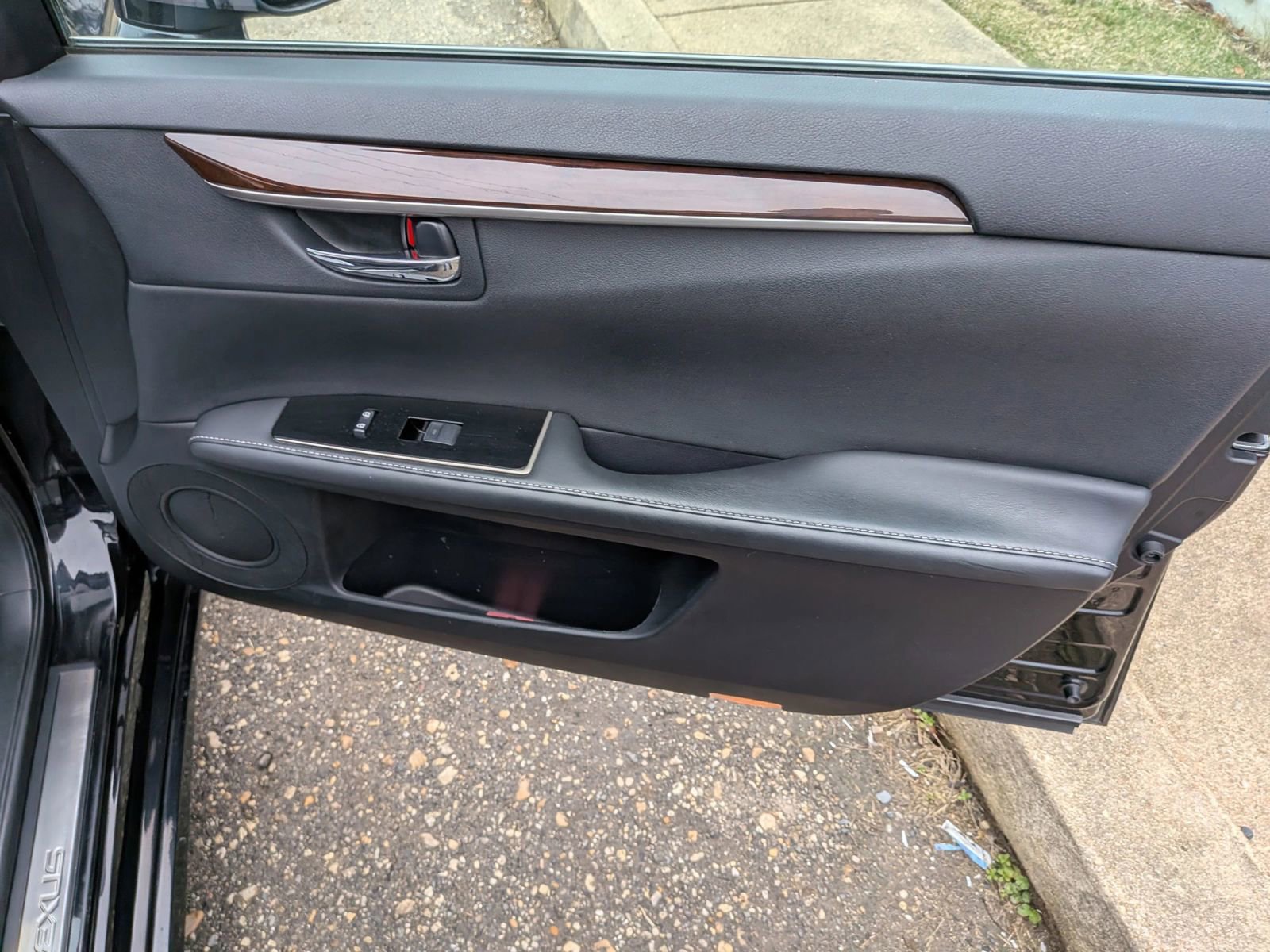 Used 2016 Lexus ES 350 w/ Premium Package w/Wood Trim image 33