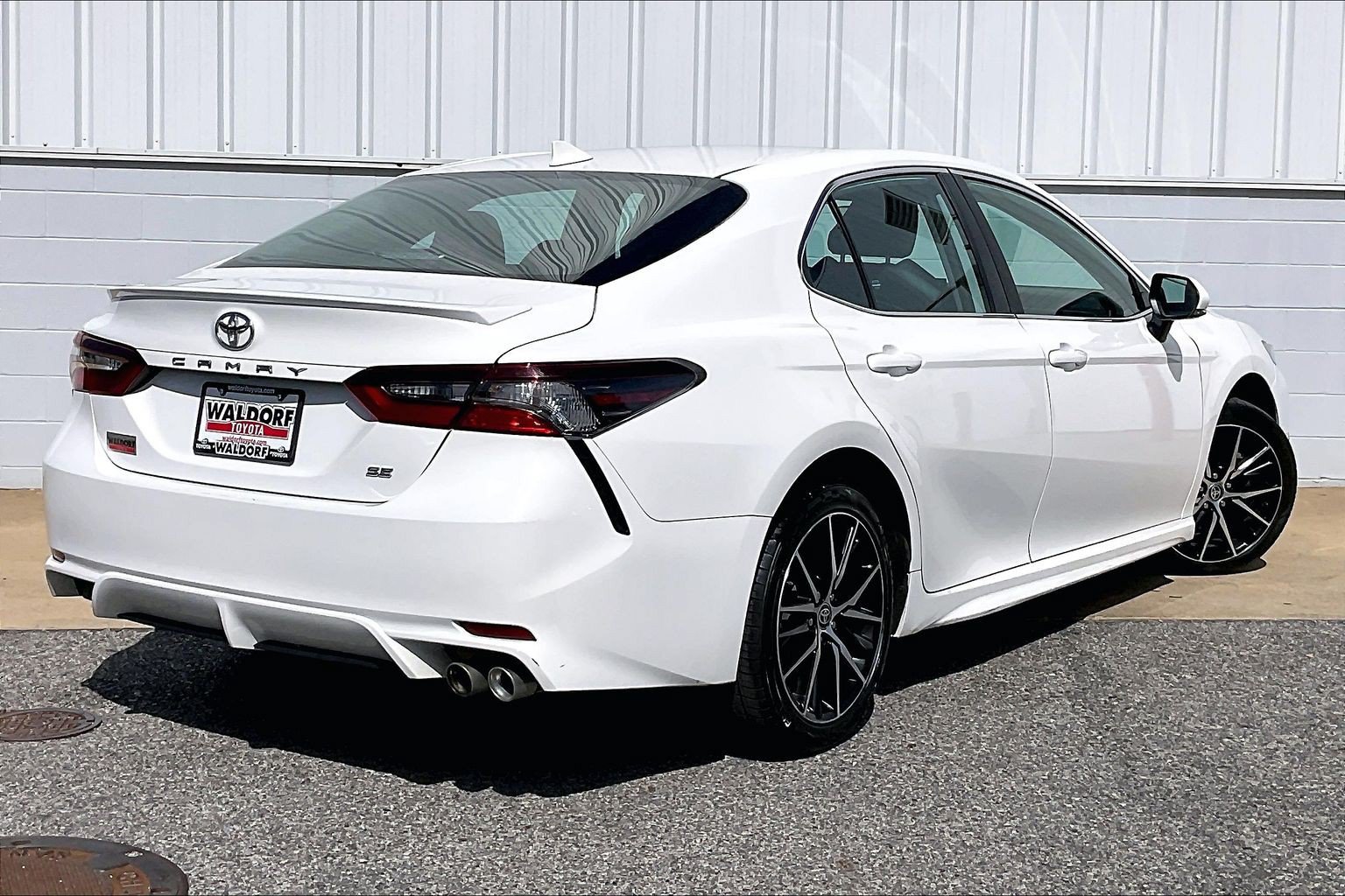 Used 2024 Toyota Camry SE FWD image 17
