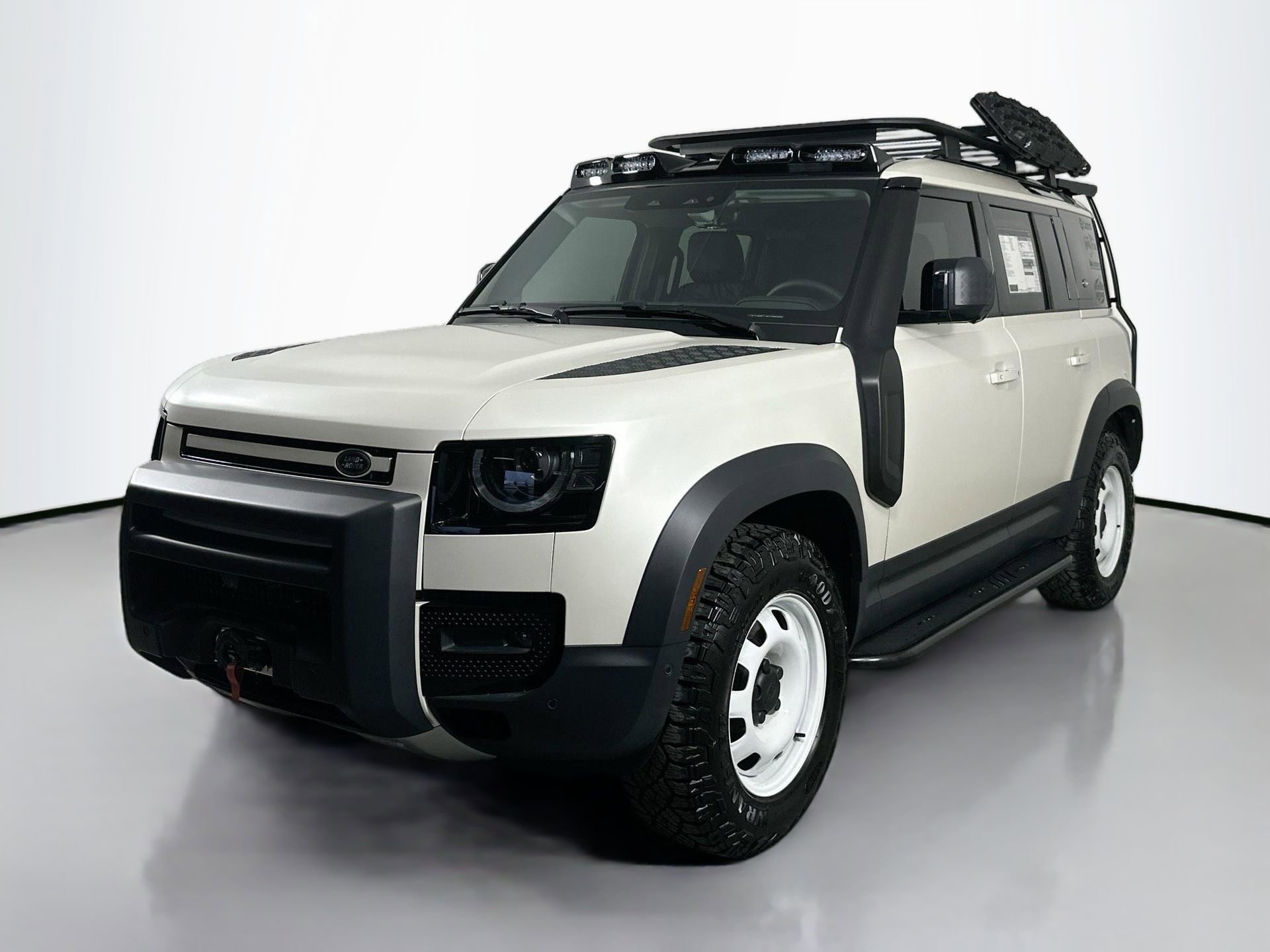 Used 2024 Land Rover Defender 110 S image 1