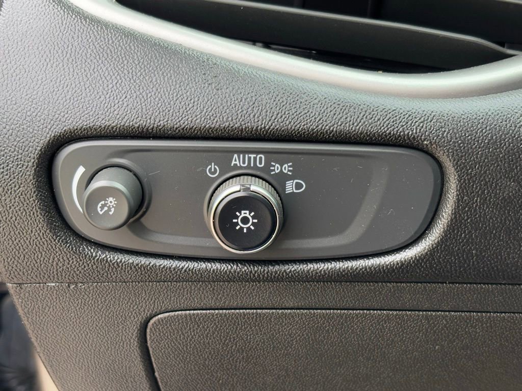 Used 2022 Chevrolet Malibu LT FWD image 23