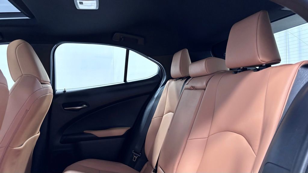 Used 2023 Lexus UX 250h AWD w/ Accessory Package (Z2) image 22