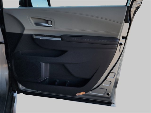 Used 2022 Toyota Sienna XLE image 36