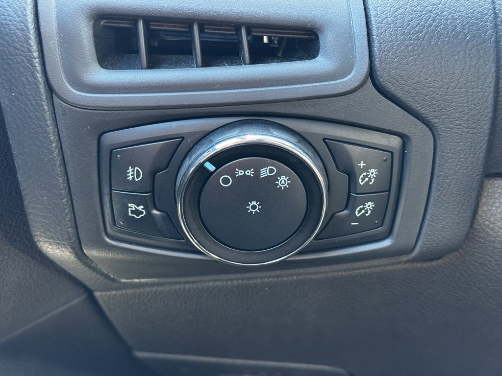 Used 2014 Ford Focus SE w/ Equipment Group 201A image 24