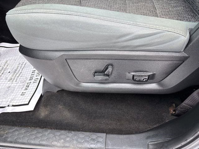 Used 2017 RAM 1500 Classic SLT w/ SLT Plus D←cor Group image 12