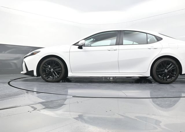Used 2026 Toyota Camry SE FWD image 34