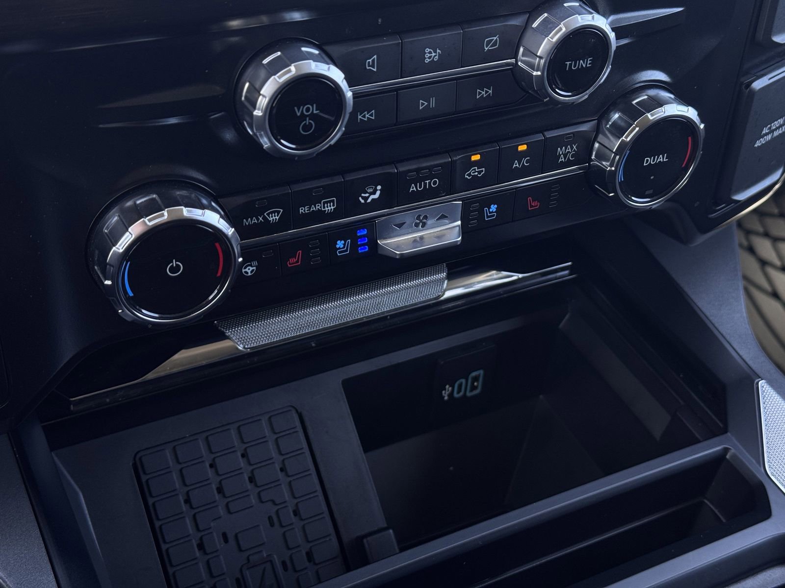 Used 2024 Ford F250 Lariat w/ Lariat Ultimate Package image 24