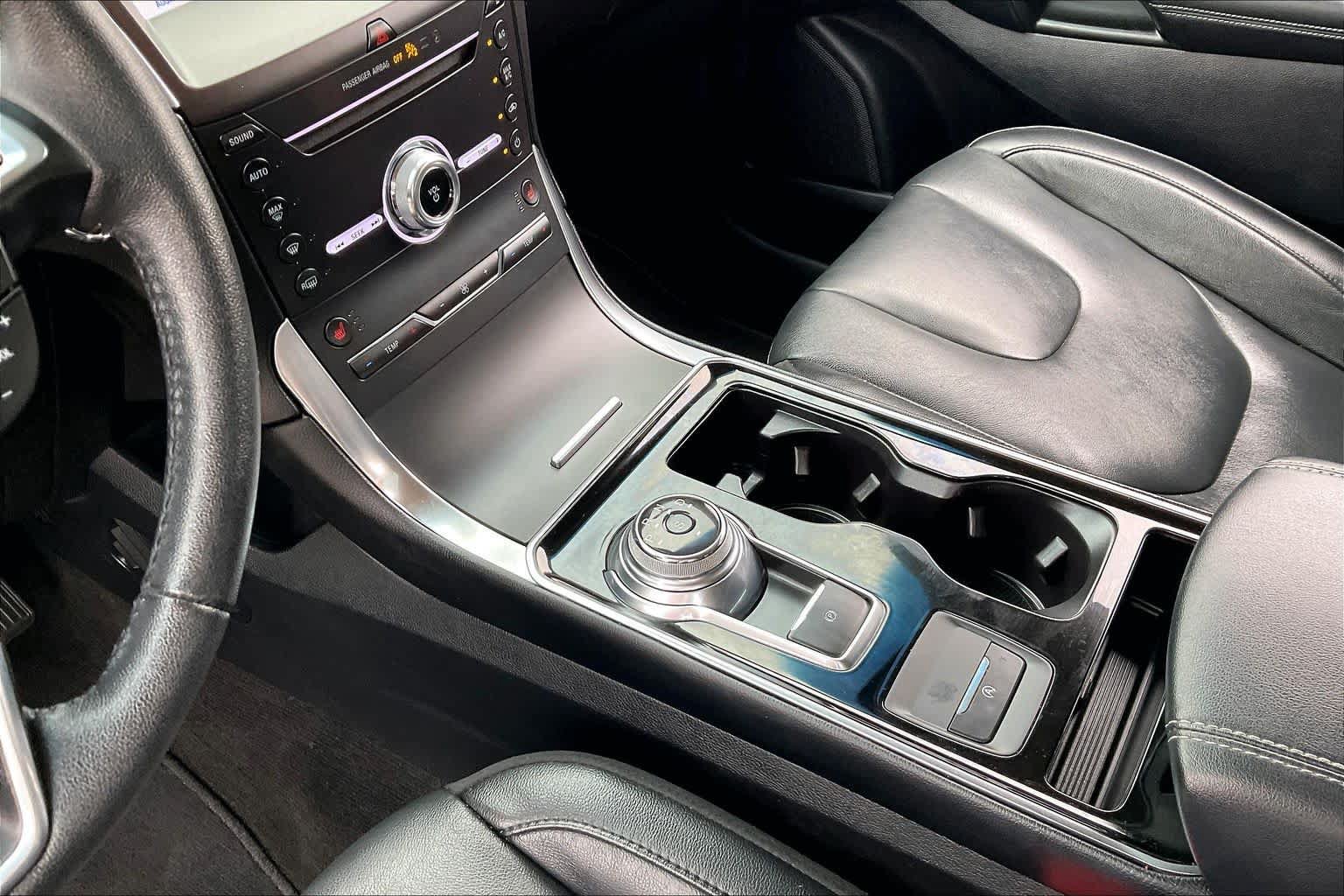 Used 2019 Ford Edge Titanium AWD/4WD image 16