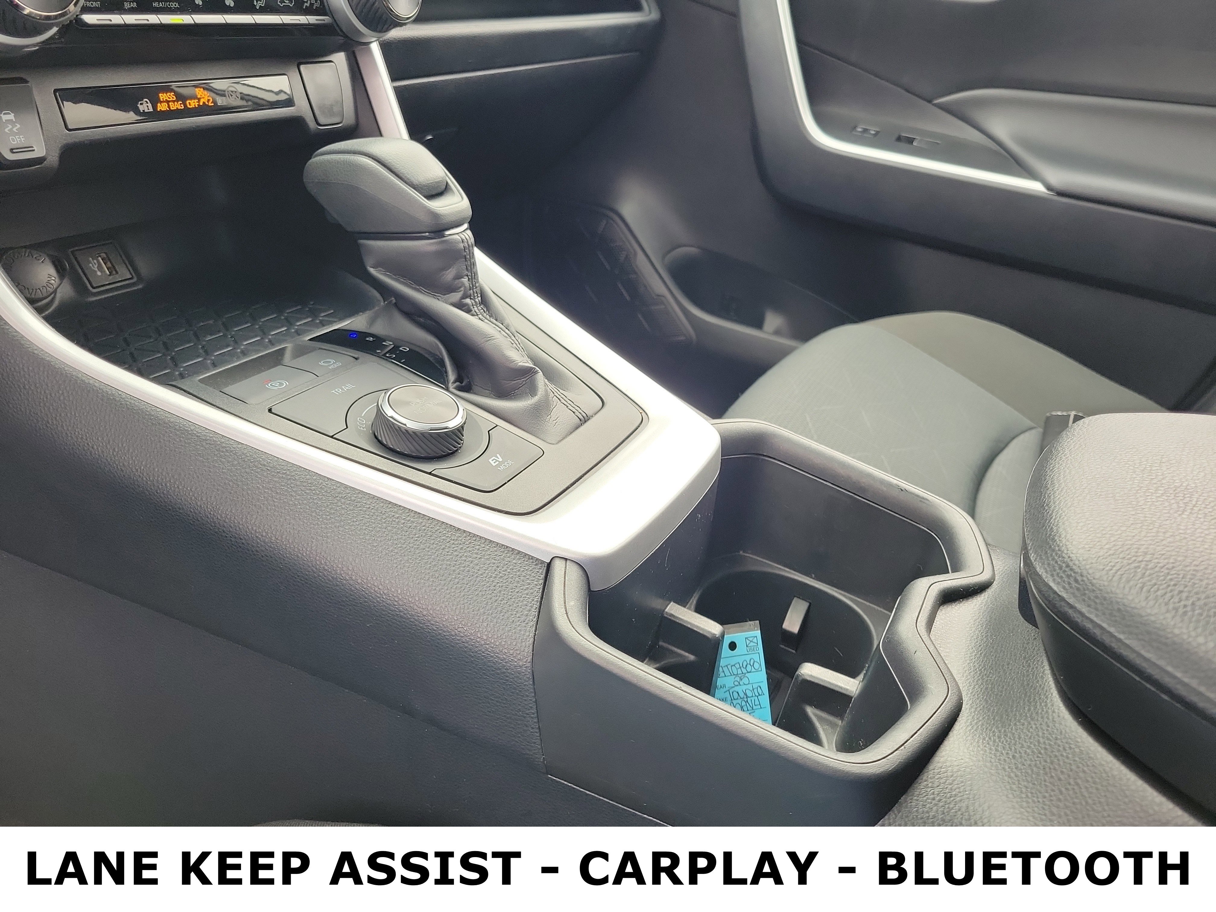 Used 2025 Toyota RAV4 XLE image 29