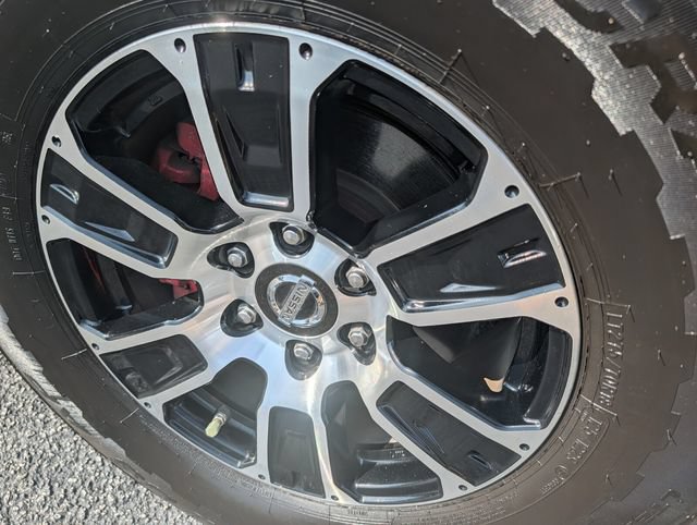 Used 2020 Nissan Titan SV w/ SV Convenience Package RWD image 6