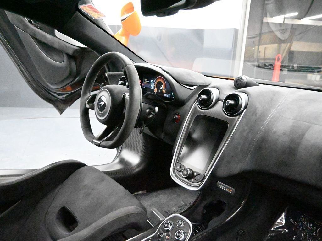 Used 2019 McLaren 600LT image 26