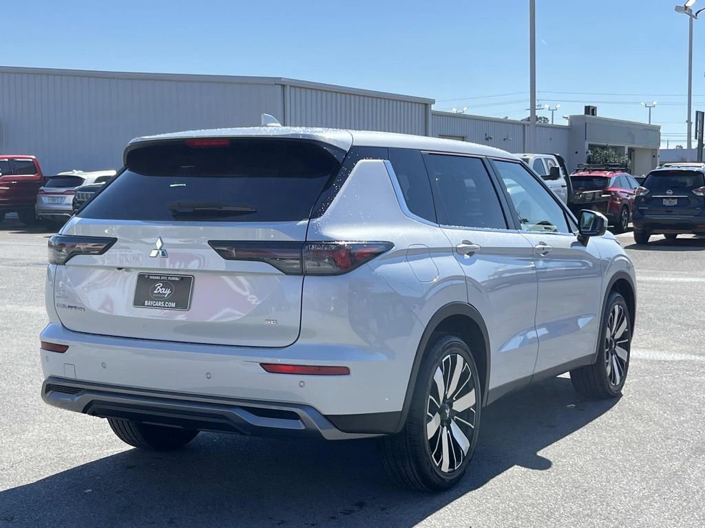 New 2026 Mitsubishi Outlander SE image 4