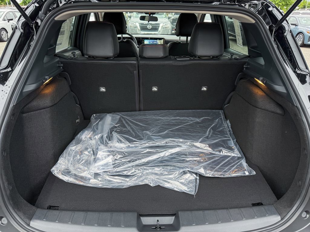 Certified 2025 Nissan Kicks SR w/ SR Premium Package AWD/4WD image 35