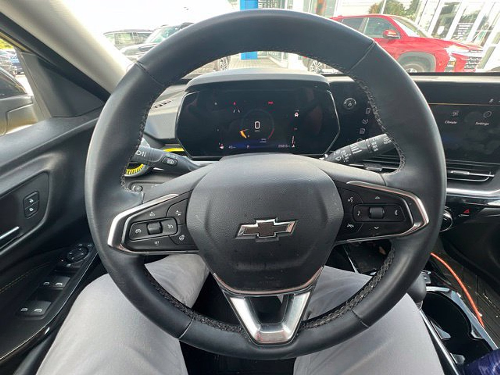 Certified 2024 Chevrolet Trax ACTIV w/ Driver Confidence Package FWD image 13