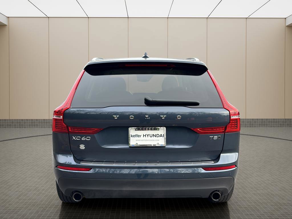 Used 2021 Volvo XC60 T5 Momentum w/ Premium Package image 4