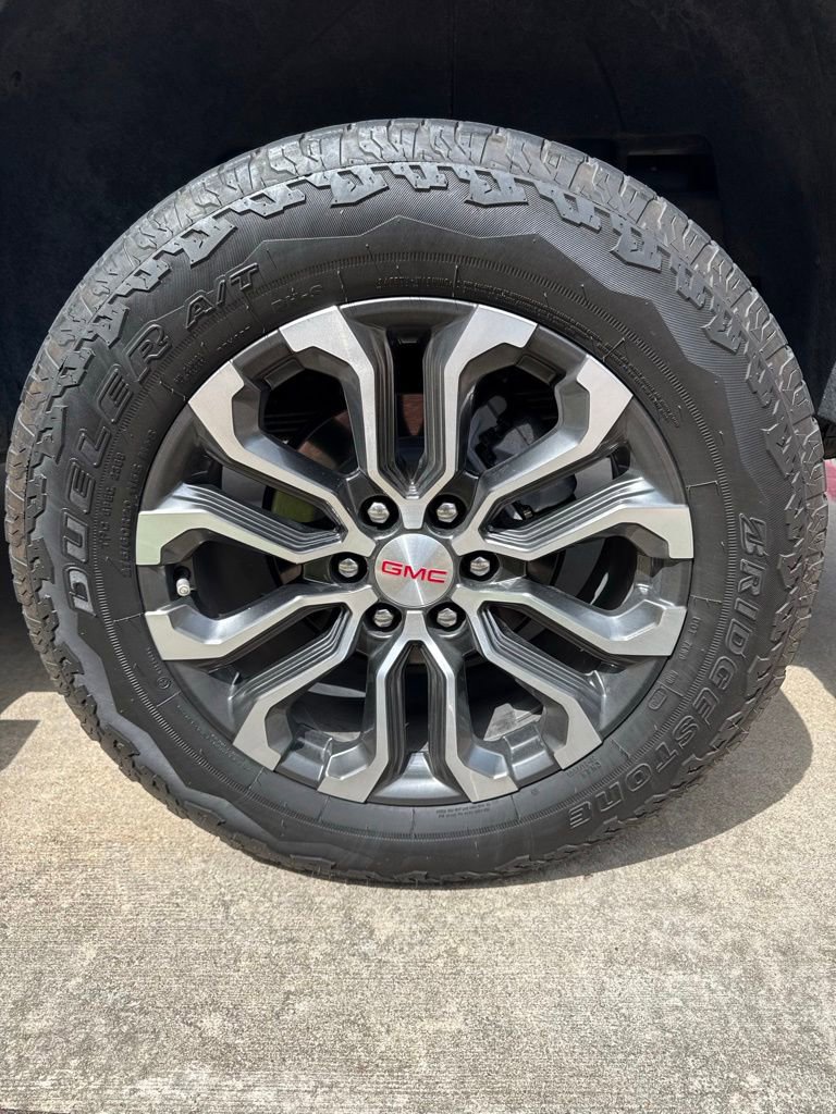 Used 2024 GMC Canyon Denali AWD/4WD image 17