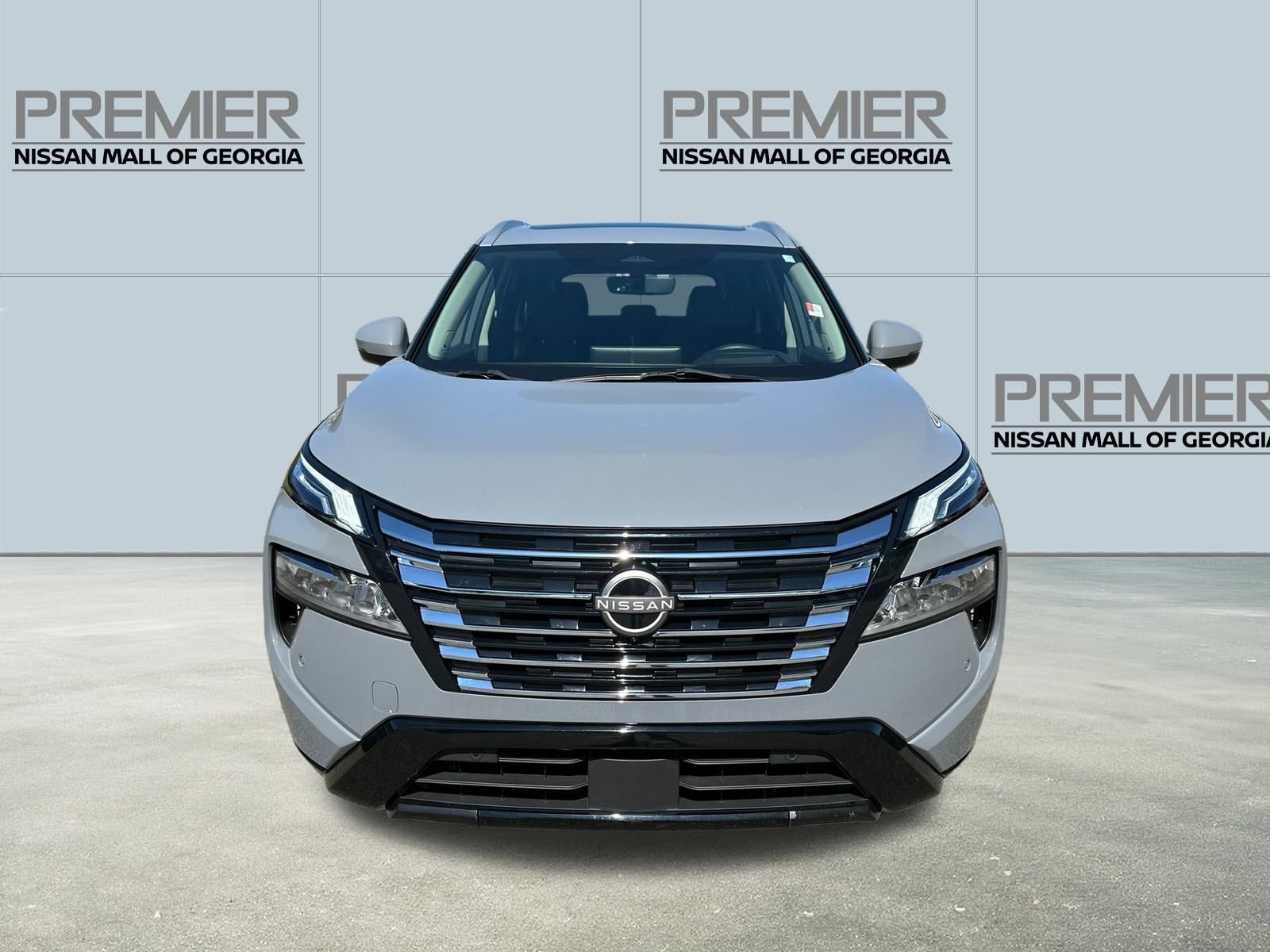 Used 2024 Nissan Rogue Platinum w/ Platinum Premium Package image 2