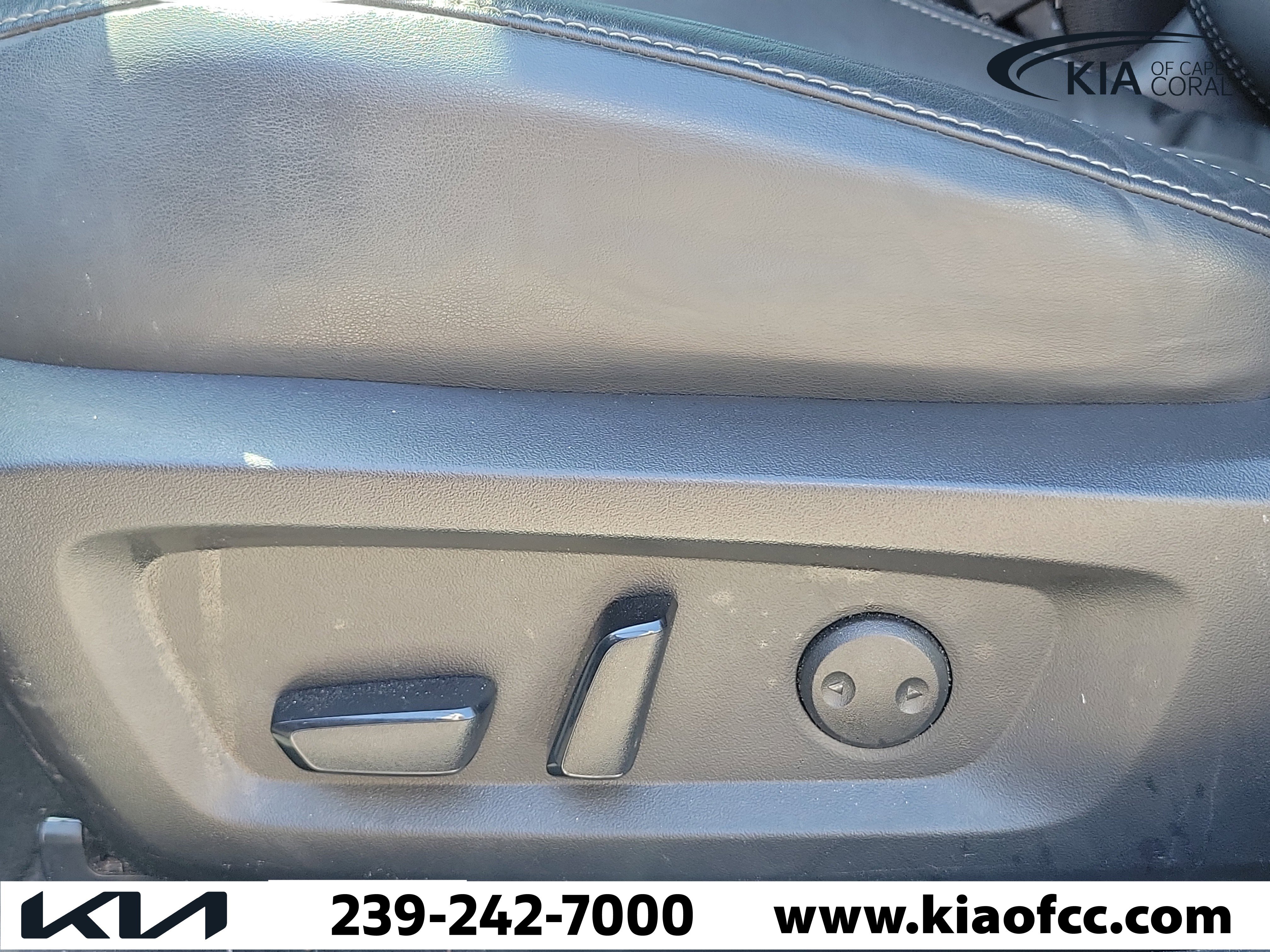 Used 2023 Mitsubishi Outlander SE Black Edition FWD image 15