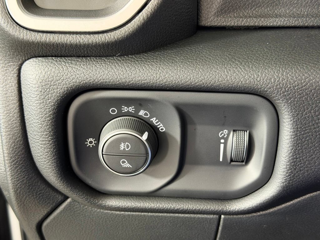 Certified 2026 RAM 2500 Big Horn AWD/4WD image 28