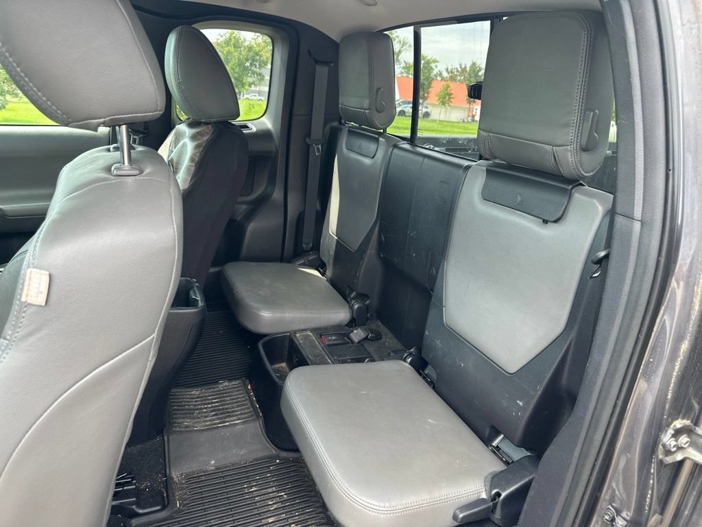 Used 2016 Toyota Tacoma SR5 AWD/4WD image 14