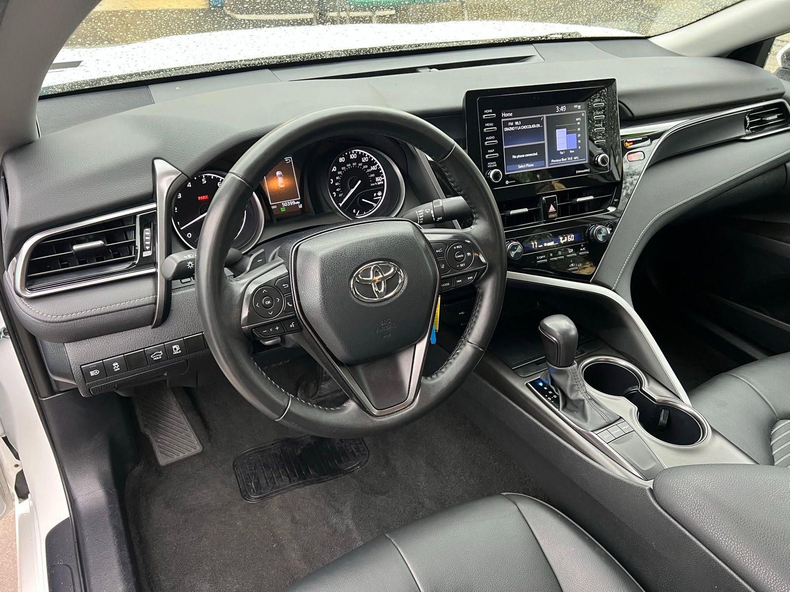 Used 2024 Toyota Camry SE FWD image 11