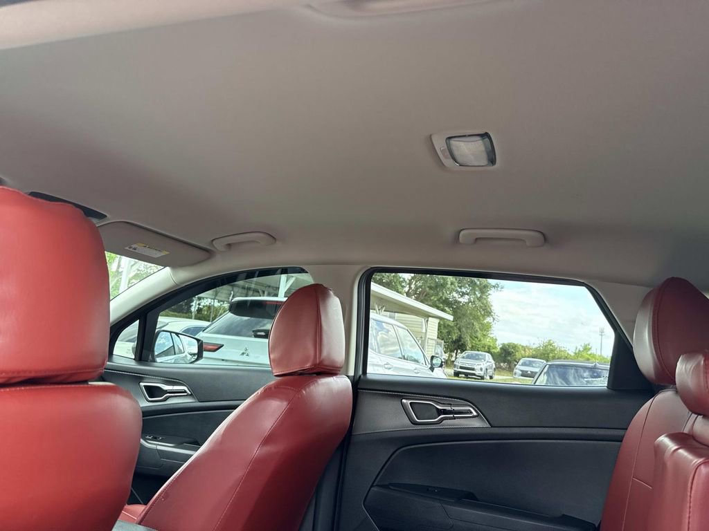 Used 2023 Kia Sportage LX FWD image 15