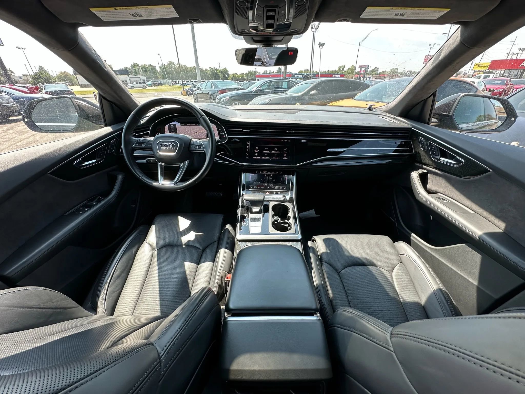 Used 2019 Audi Q8 Prestige w/ Luxury Package AWD/4WD image 10