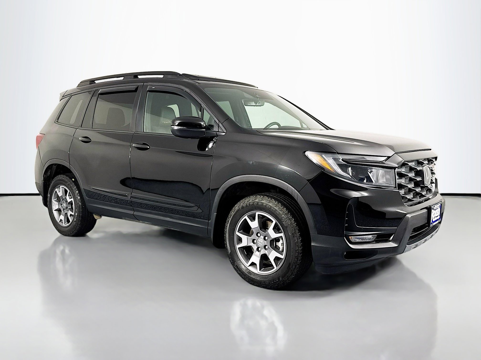 Certified 2023 Honda Passport TrailSport image 3