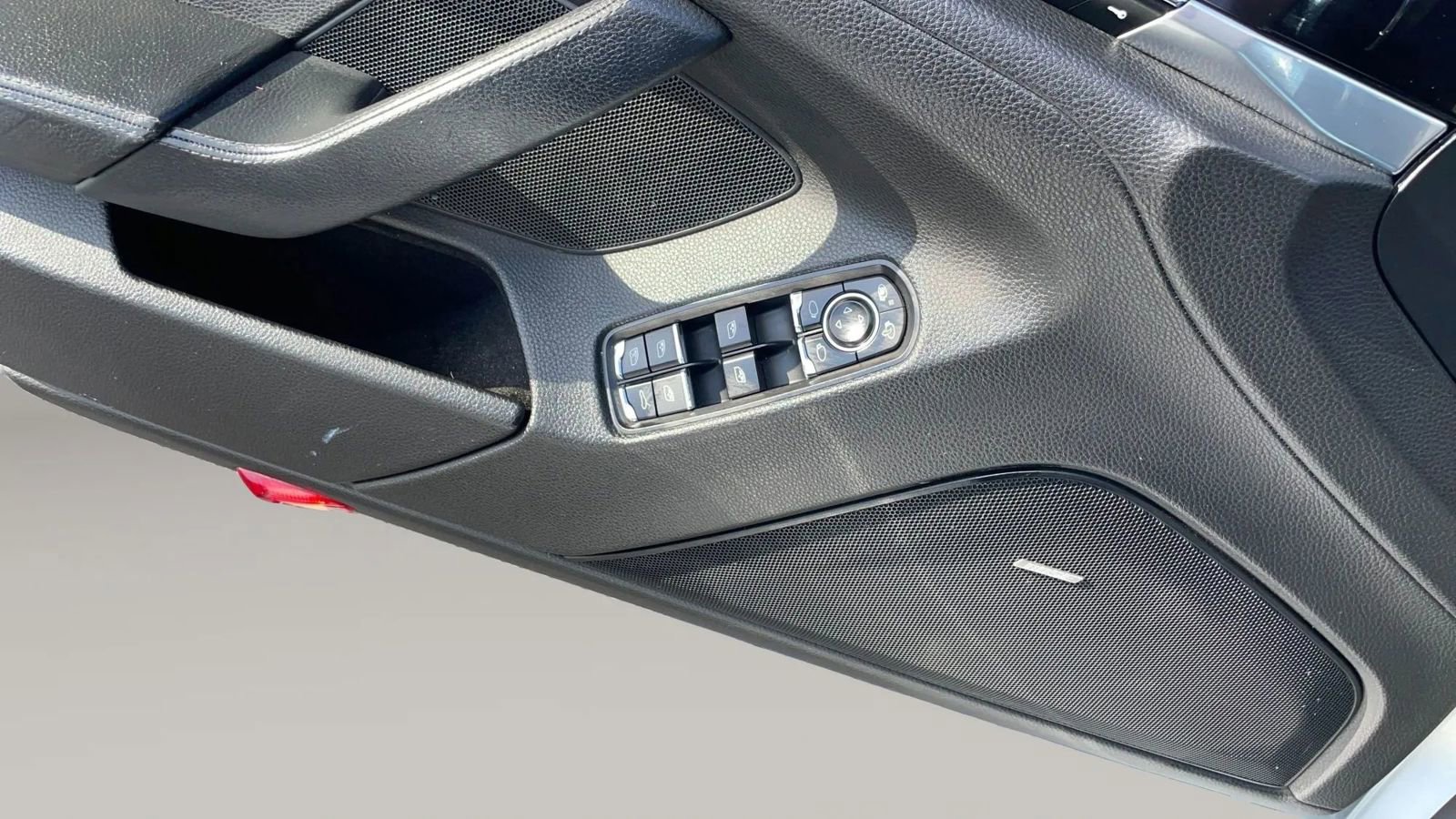 Used 2015 Porsche Panamera S RWD image 24