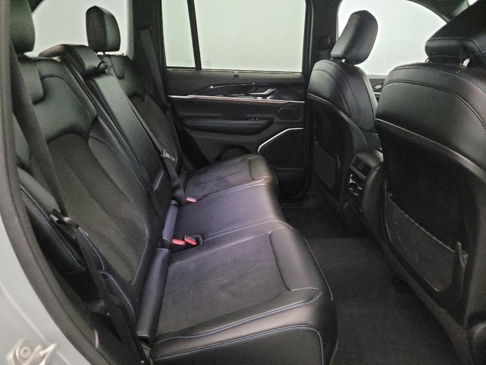 Used 2022 Jeep Grand Cherokee Trailhawk w/ Luxury Tech Group III AWD/4WD image 19