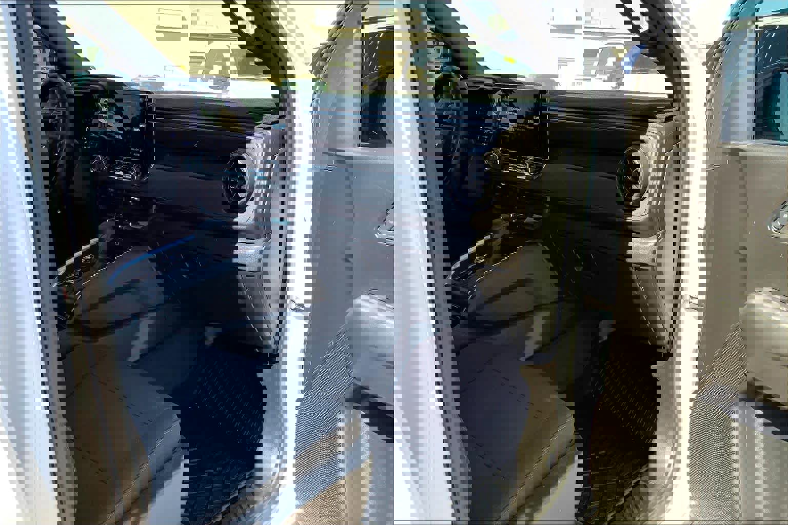 Used 2024 Chevrolet Colorado Trail Boss w/ Technology Package AWD/4WD image 19