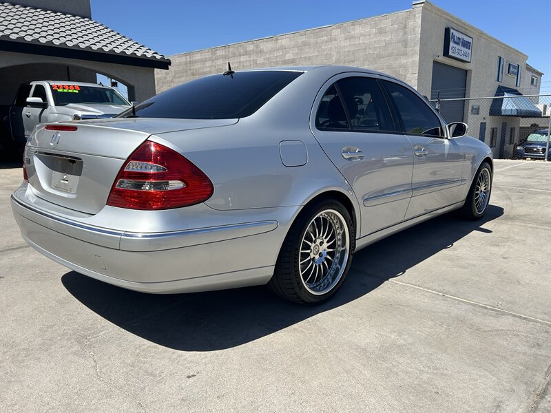 Used 2005 Mercedes-Benz E 500 Sedan image 6