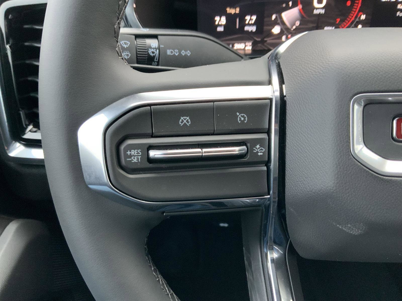 New 2026 GMC Canyon Elevation w/ Convenience Package image 32