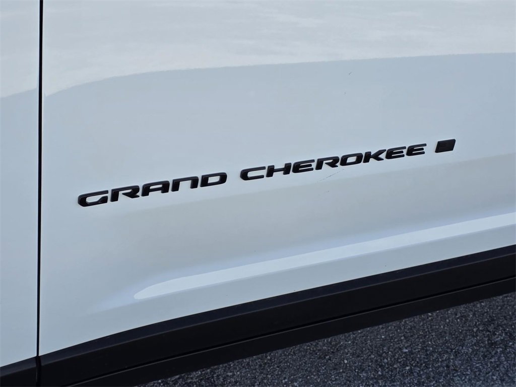 New 2025 Jeep Grand Cherokee L Altitude image 31