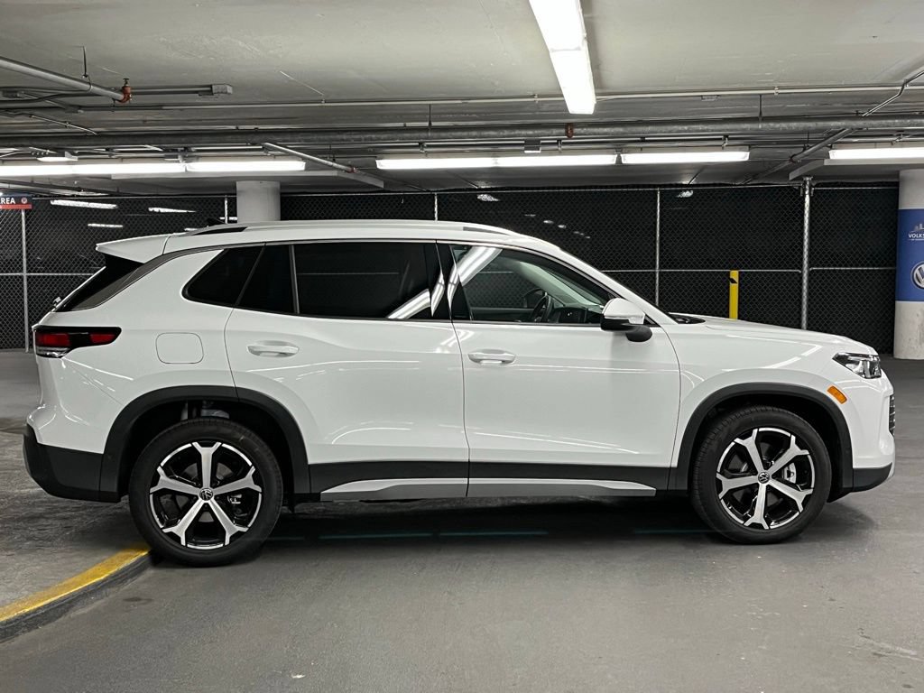 New 2026 Volkswagen Tiguan SE FWD image 39