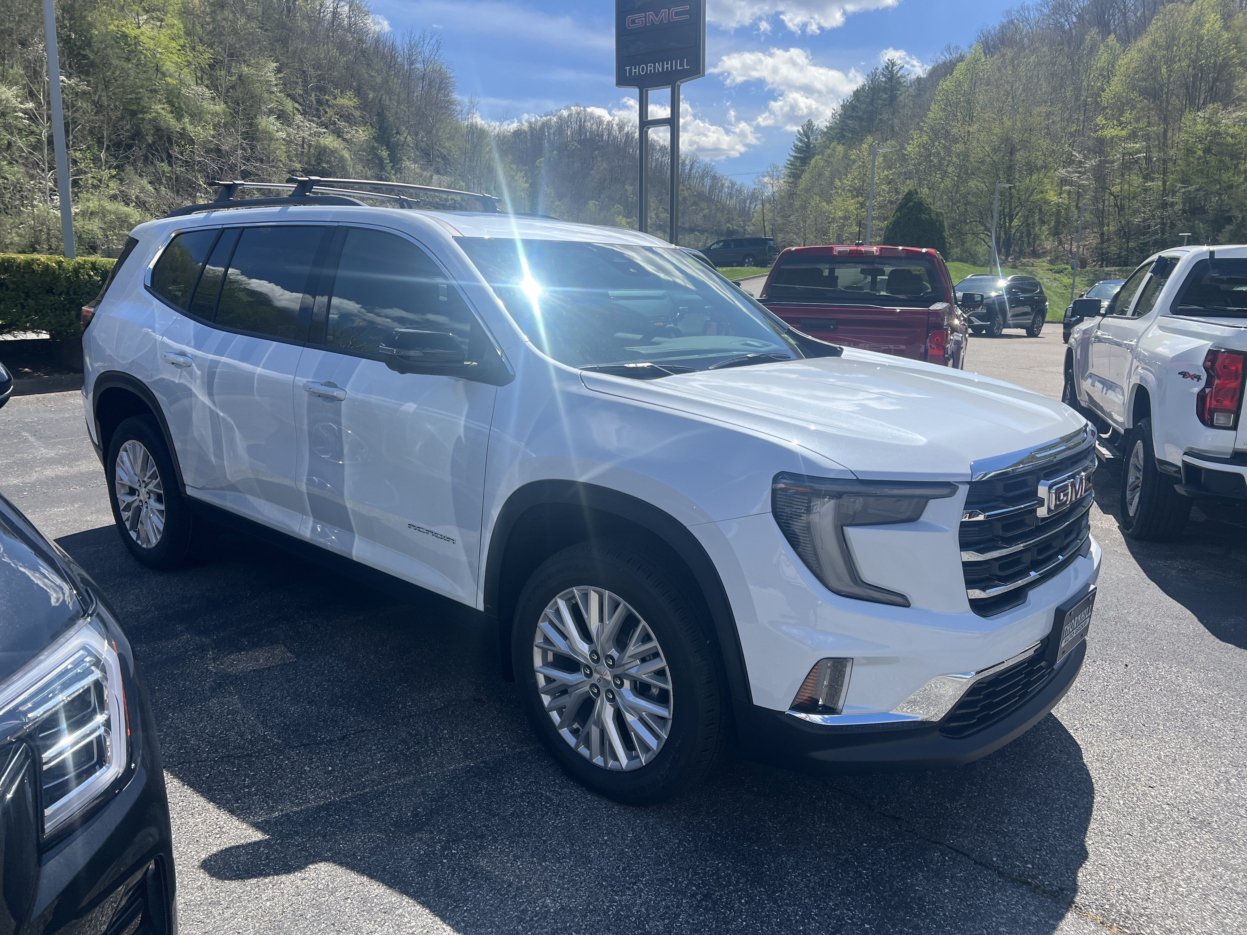 New 2026 GMC Acadia Elevation w/ Elevation Premium Package AWD/4WD image 3