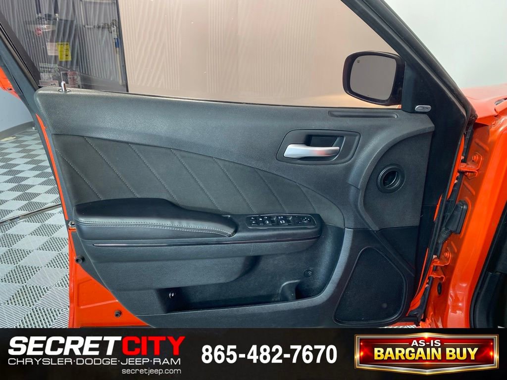 Used 2018 Dodge Charger SXT Plus w/ Blacktop Package RWD image 12
