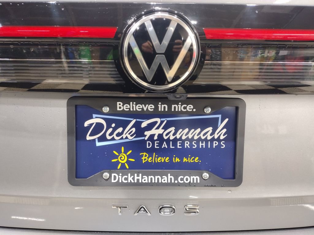 Used 2025 Volkswagen Taos SE image 17