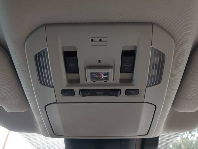 Used 2021 Toyota Highlander Platinum FWD image 25