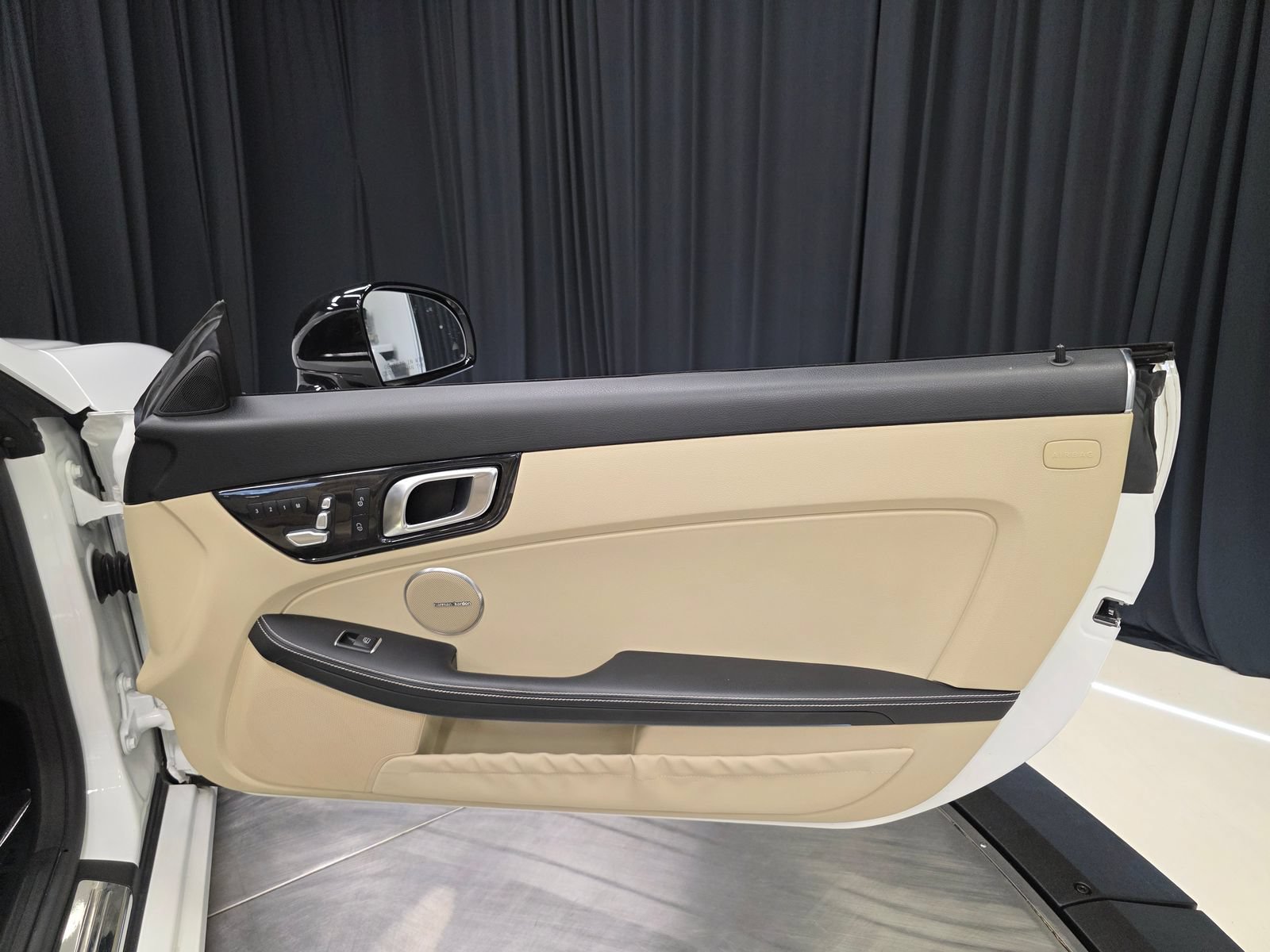 Used 2019 Mercedes-Benz SLC 300 image 30