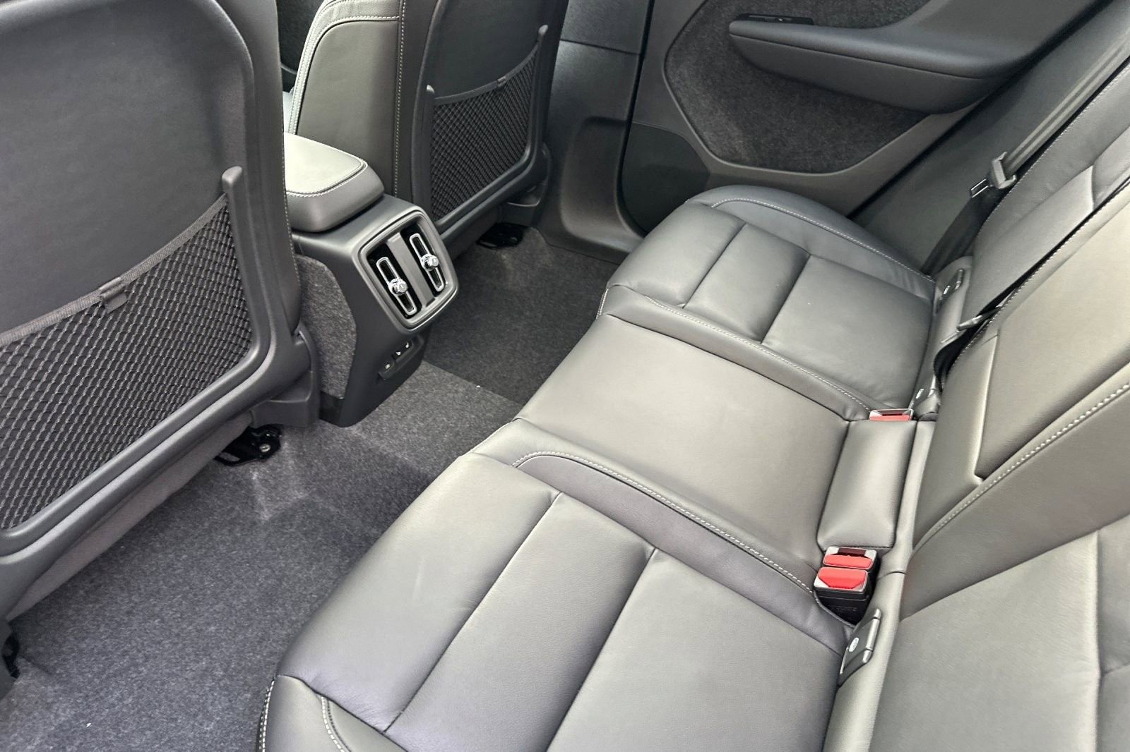 New 2026 Volvo XC40 B5 Ultra w/ Climate Package image 4